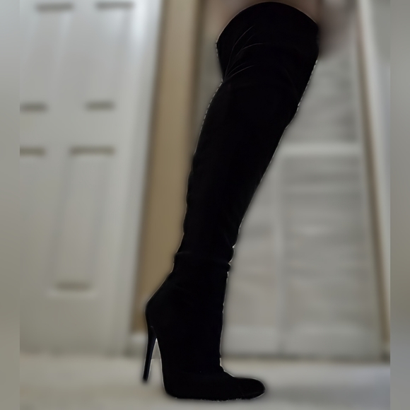 [SOLD]Fashion Nova Black Thigh High Boots - Picture 7 of 10